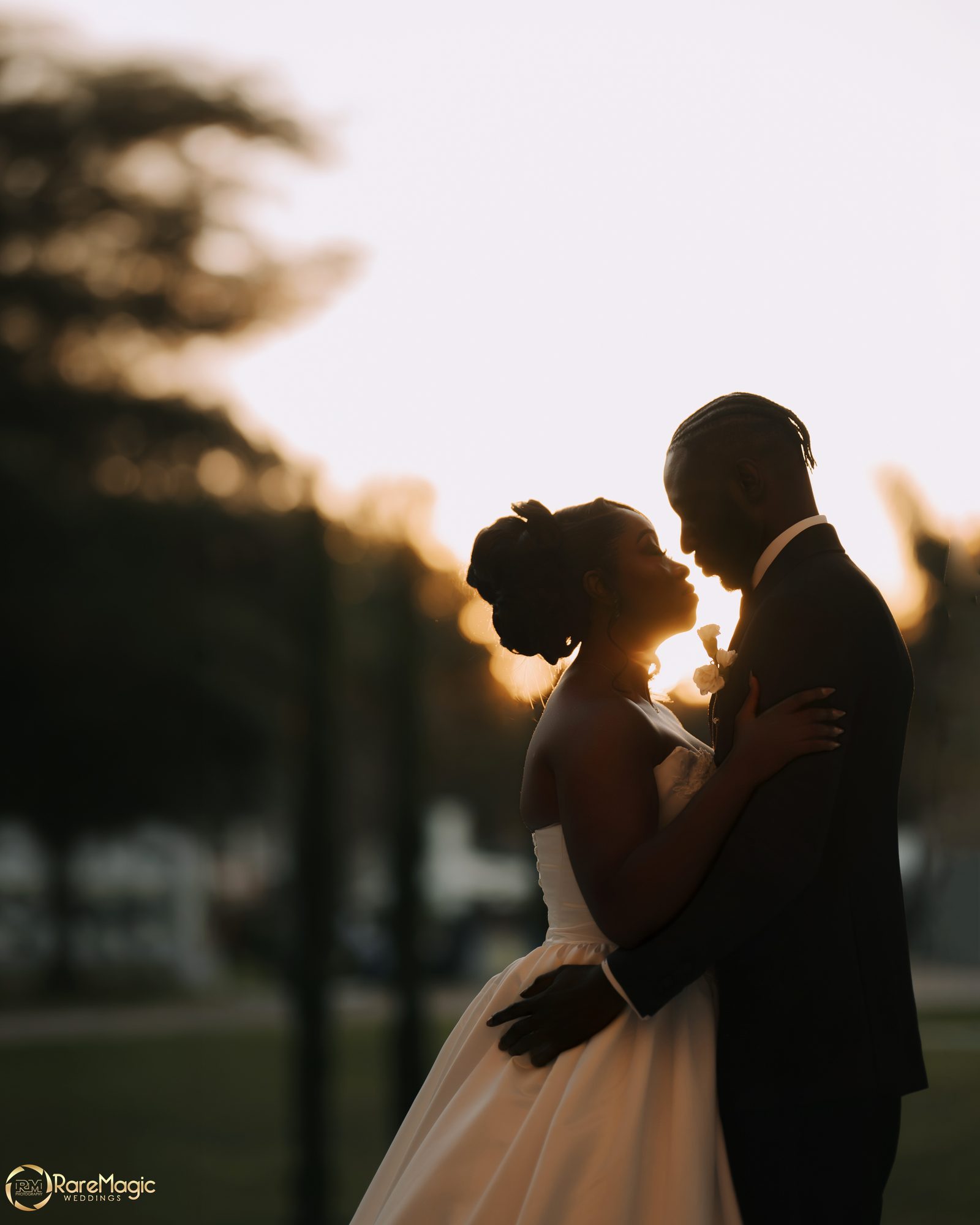 RareMagic wedding couple in sunset light